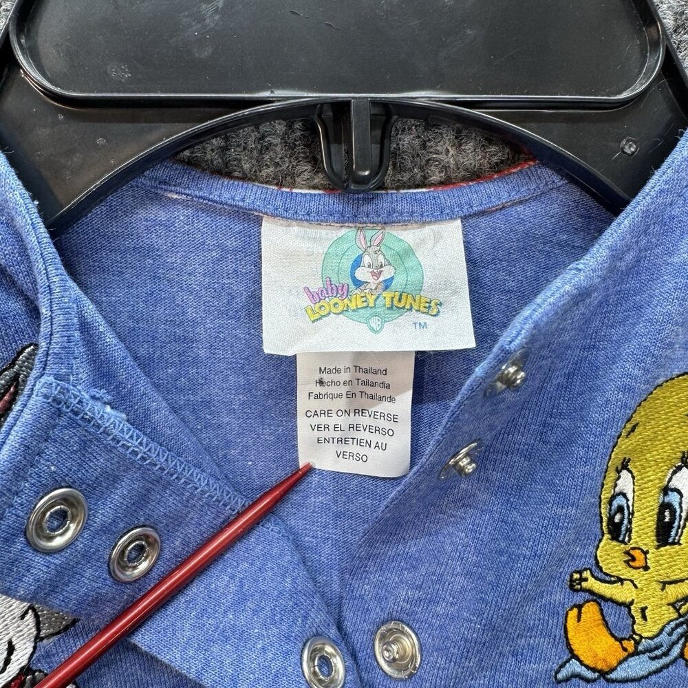 Vintage Baby Looney Tunes Romper Size 0-3 Months Blue Embroidered Snap 90s NEW - Picture 7 of 12